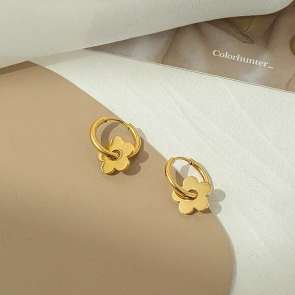 18K Gold Plated Hoop Earrings Charm Geometric Flower Earrings - Picture 7 of 10